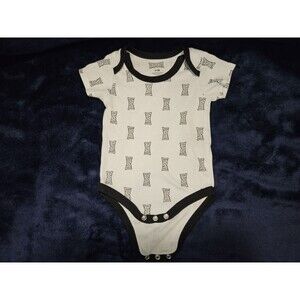 Official UFC WWE TAPOUT Baby's Bodysuit 6-9M White Toddler Baby Youth One Piece